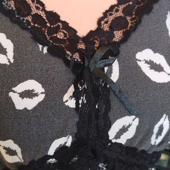 Y2K Black White Lip Prints Lace Trimmed Mini Slip Chemise Large - Picture 5 of 11